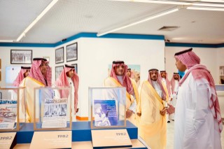 سمو وزير الداخلية يزور جناح جامعة نايف في المعرض المصاحب لمؤتمر حوار الامن والتاريخ